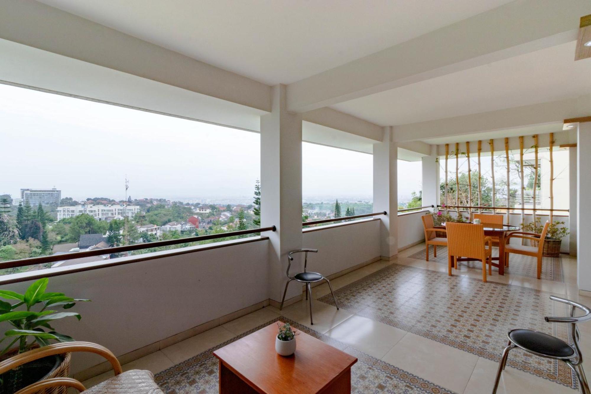 Family Only Amazing City View Villa - De Reiz Firen Syariah Bandung Exterior photo